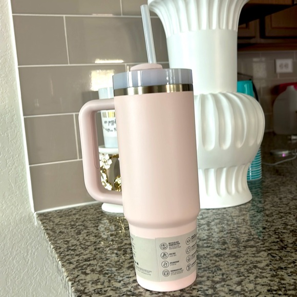 NEW Pink Stanley Cup/Tumbler💕 - Picture 3 of 3